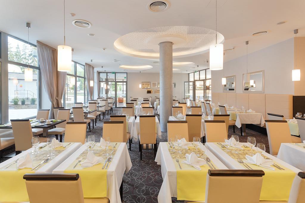 Wellness Hotel Panorama Trencianske Teplice Exterior photo